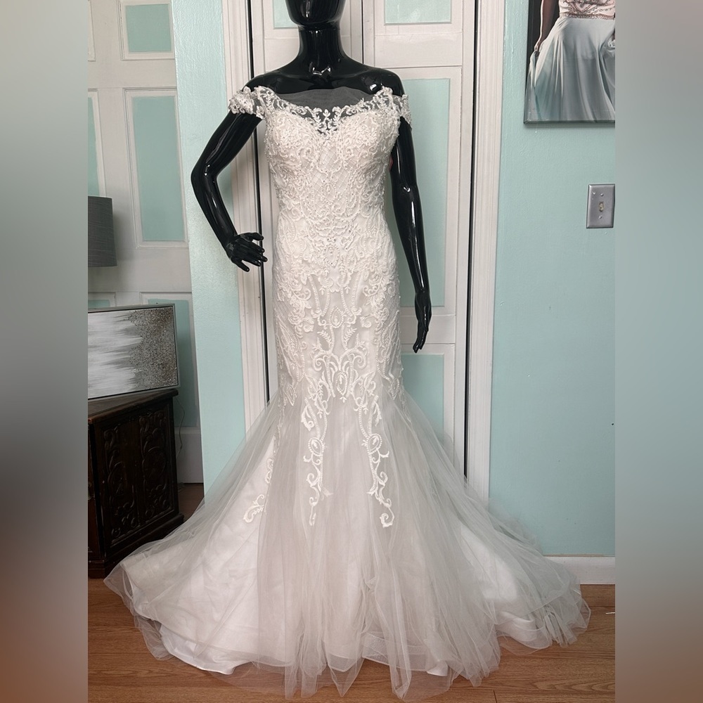 House of Wu Unique wedding gown dress Ivory Lace off the shoulder trumpet sz 10